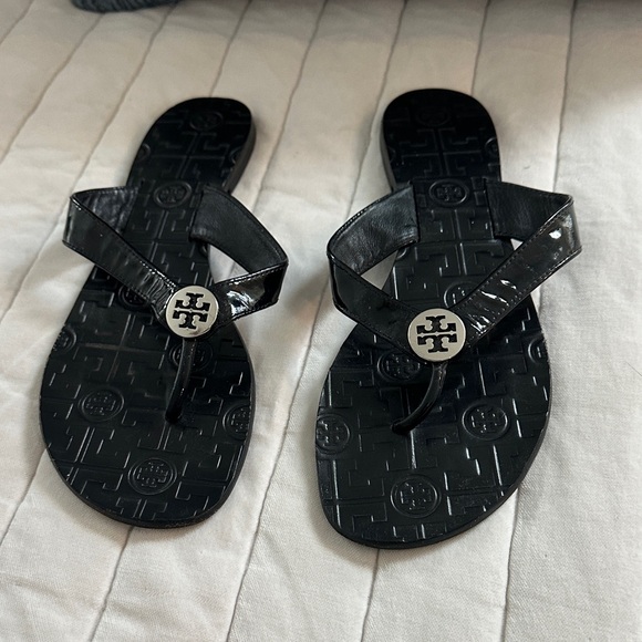 Tory Burch Shoes - Tory Burch Glossy Black Flip Flops 9M